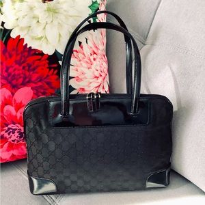Authentic GUCCI canvas GG monogram purse 🌹🌹🌹